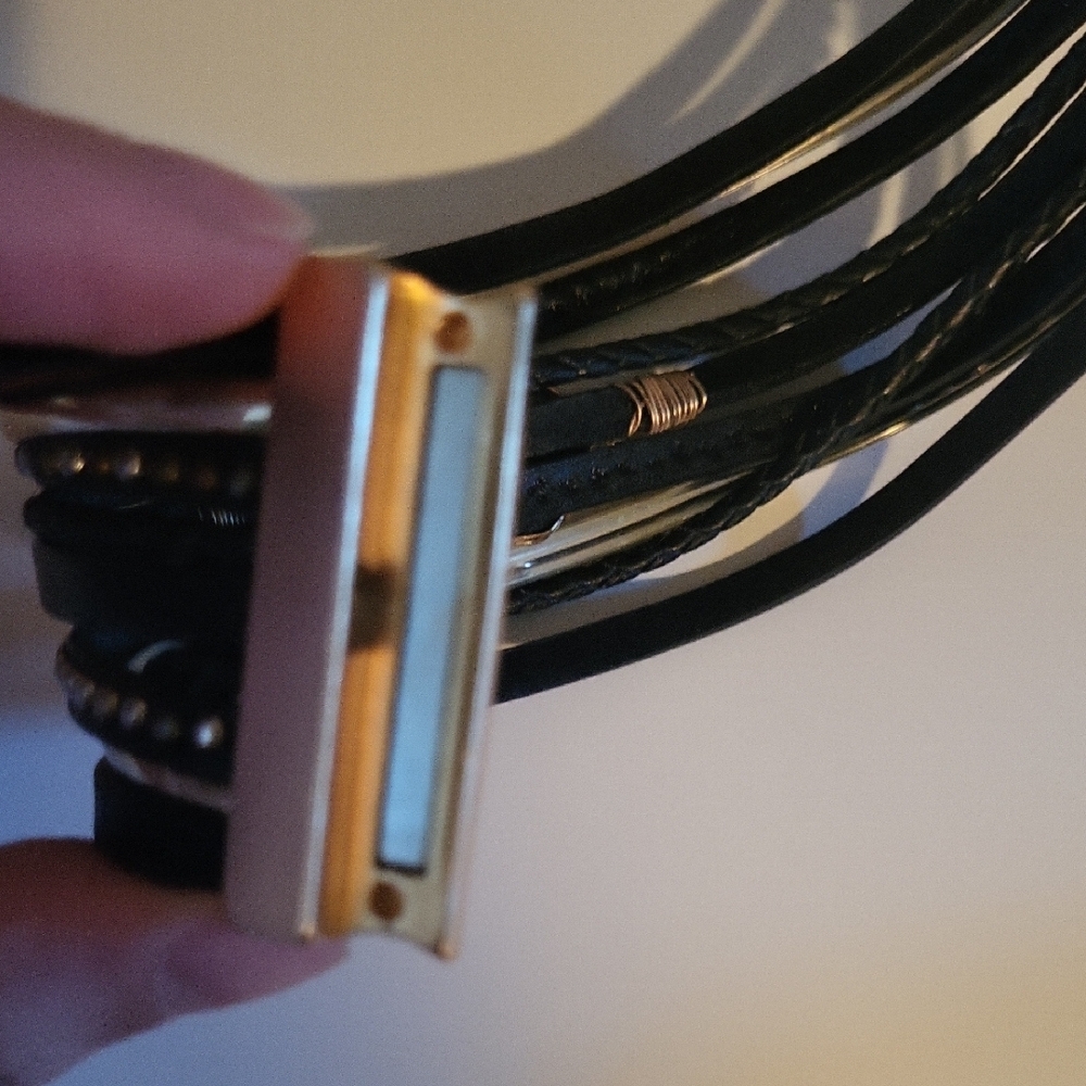 SAACHI Black and Gold Layered Magnetic Bracelet - Picture 6 of 6